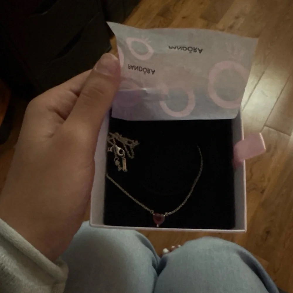 Pandora 

Sparkling Heart Halo Pendant Collier Necklace Sterling silver - Picture 3 of 6